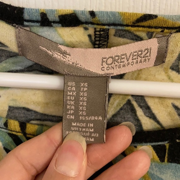 3/$20 Forever 21 Tropical Print Body Con Dress - Picture 3 of 5